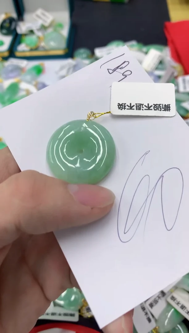 【闪购商品】翡翠颈饰18K金镶嵌11111111111