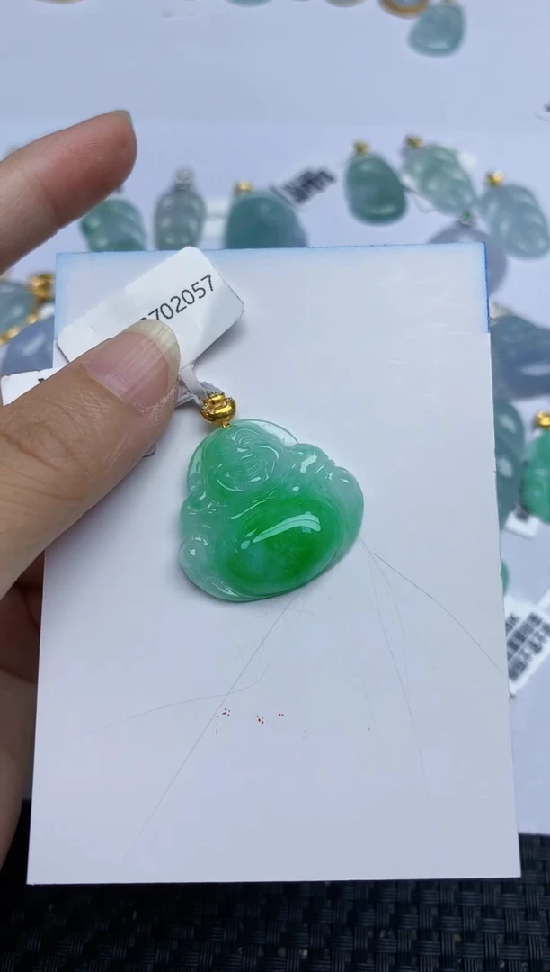 翡翠18K金镶嵌颈饰天然翡翠A货
