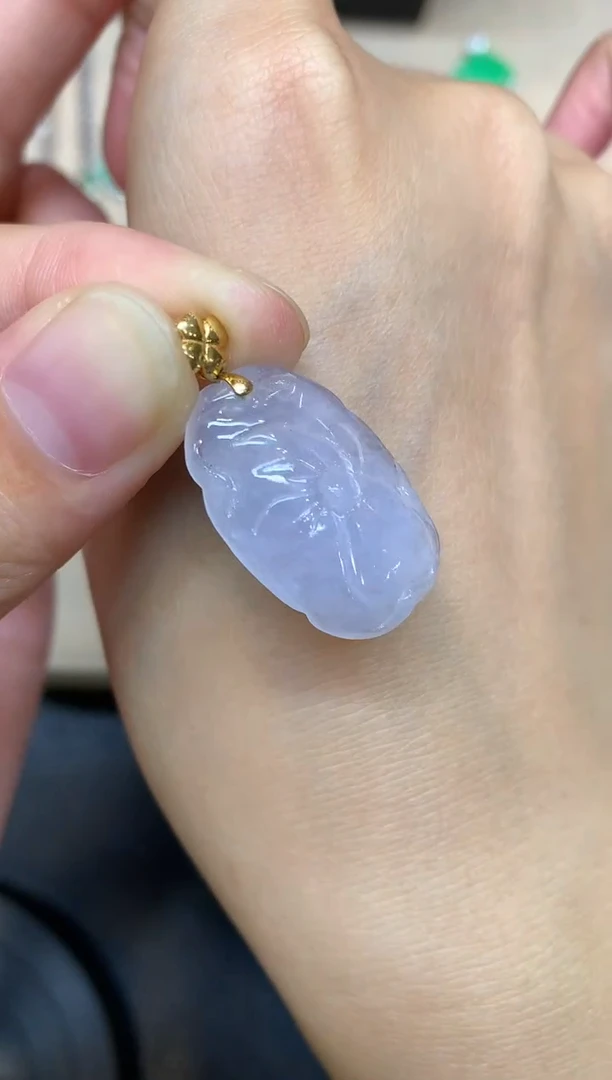 颈饰18K金镶嵌翡翠荷叶【无服务费