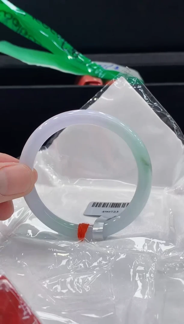 翡翠手镯未镶嵌手镯