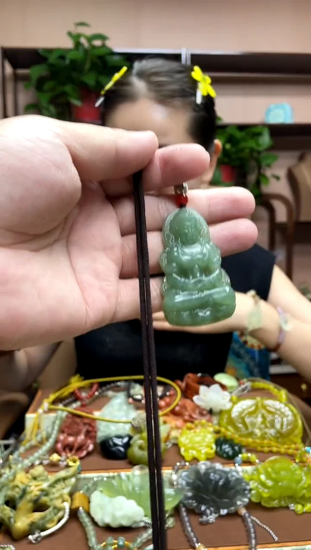 未镶嵌岫玉吊坠多样性发货发其中之一