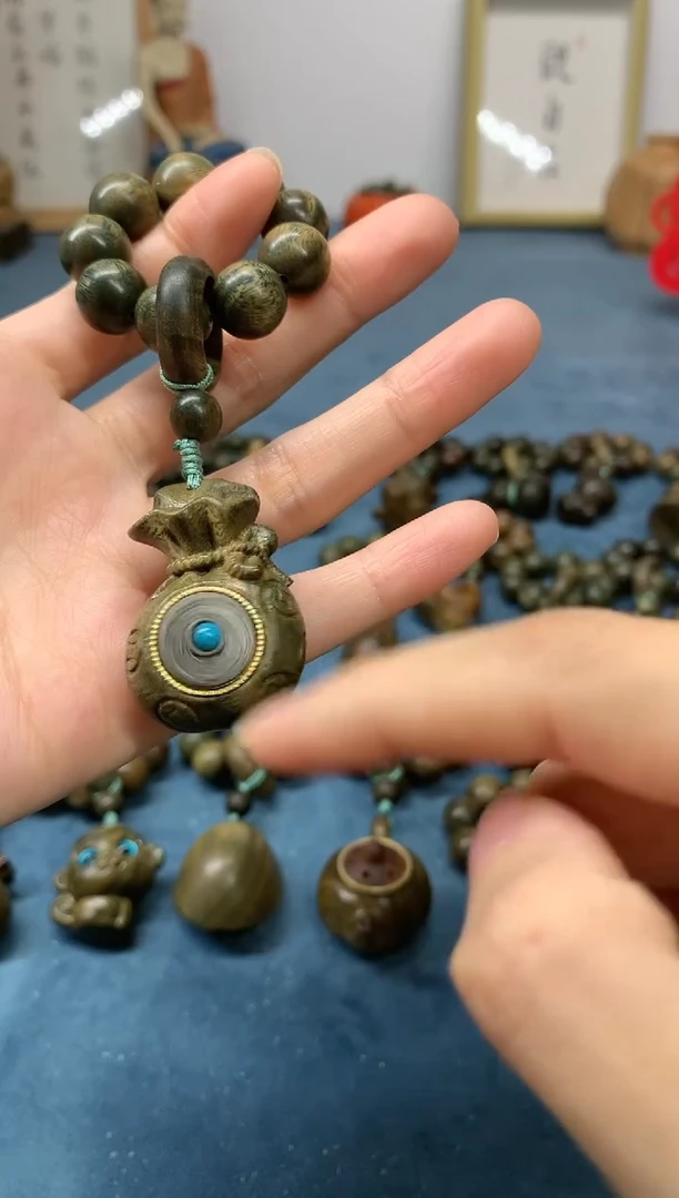 【闪购商品】维腊木（绿檀）把件赚钱袋 盘玩件