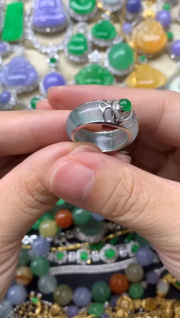 【闪购商品】翡翠戒指18K金镶嵌358-中国好珍宝