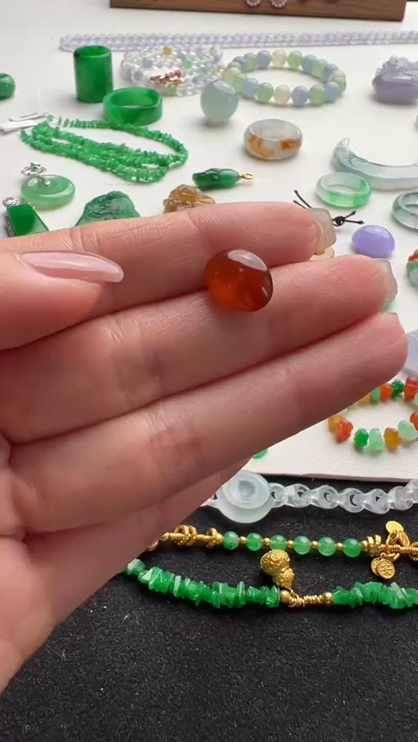 定制翡翠未镶嵌红蛋面15000+750