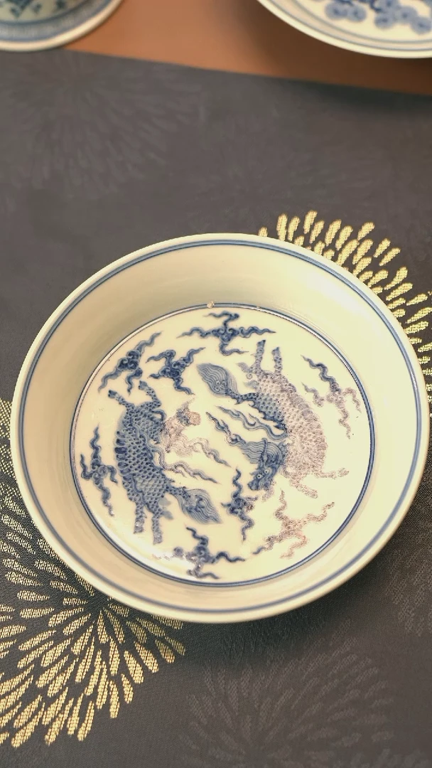 垂虹慕古青花双麒麟壶承