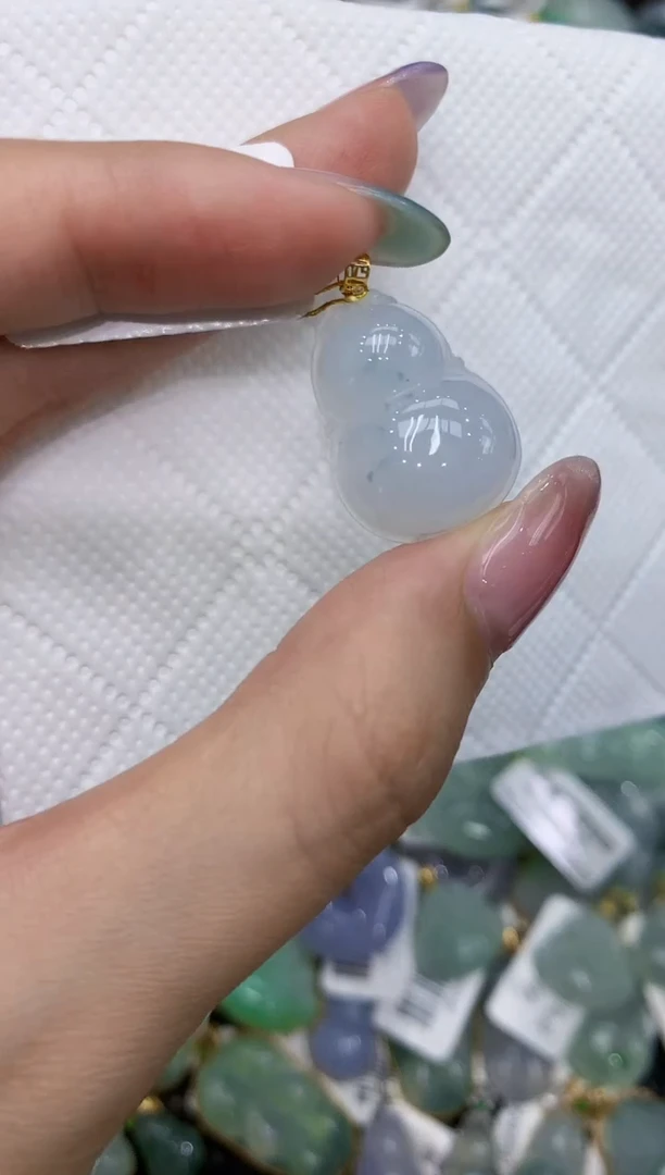 翡翠18K金镶嵌颈饰111111111111
