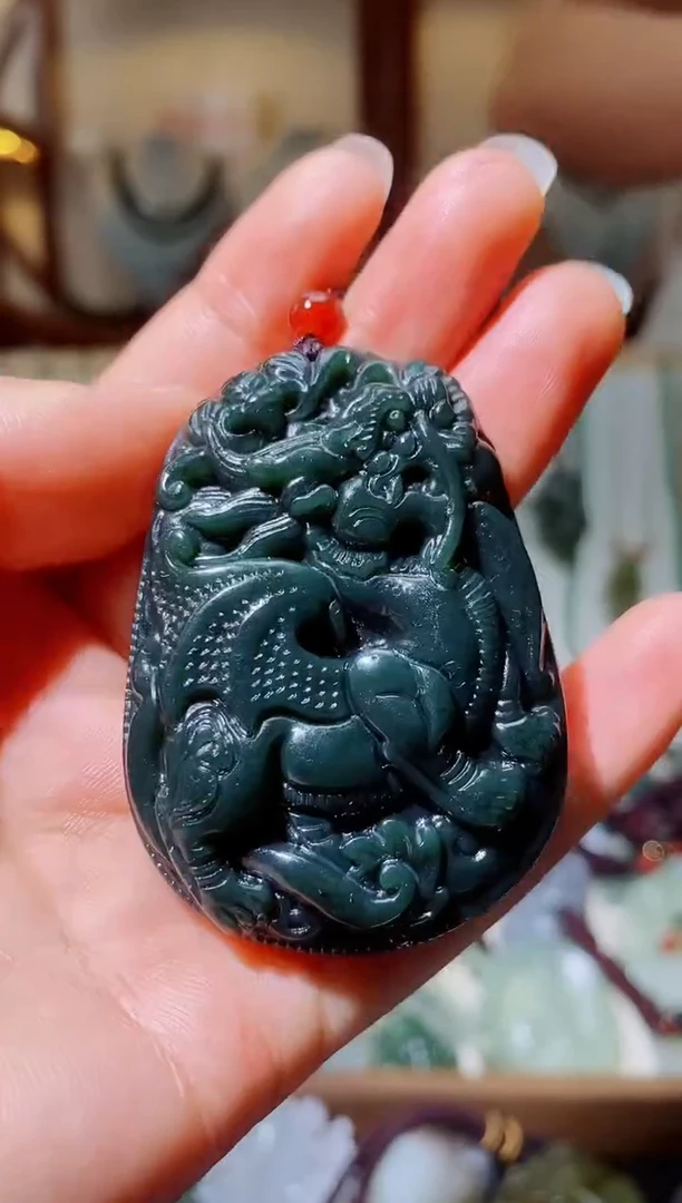 颈饰未镶嵌和田玉1