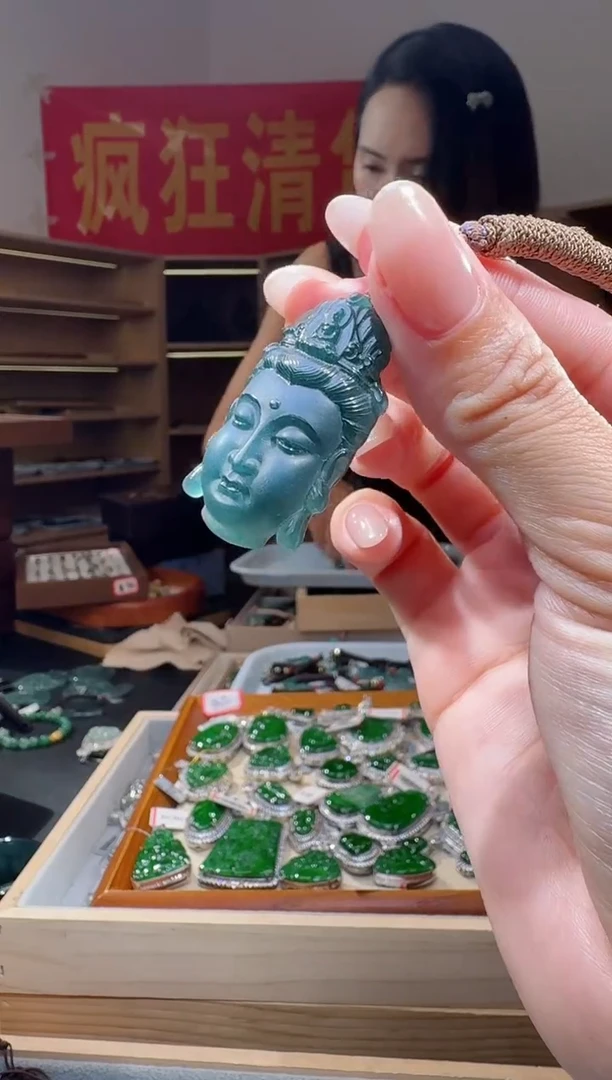 翡翠未镶嵌颈饰纯天然A货翡翠观音首（多样性发其一）