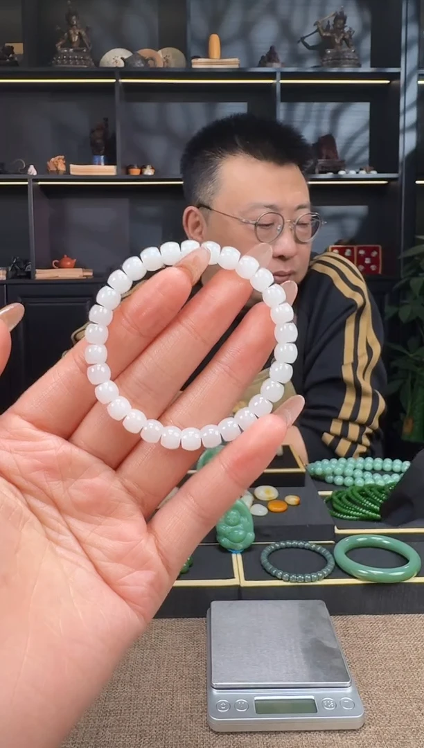 【闪购商品】和田玉1未镶嵌7mm俄极致手串