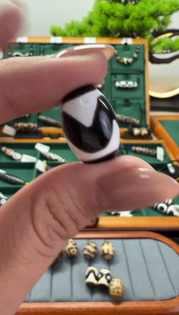 玛瑙/玉髓（覆膜）颈饰未镶嵌30.（微瑕随机发）