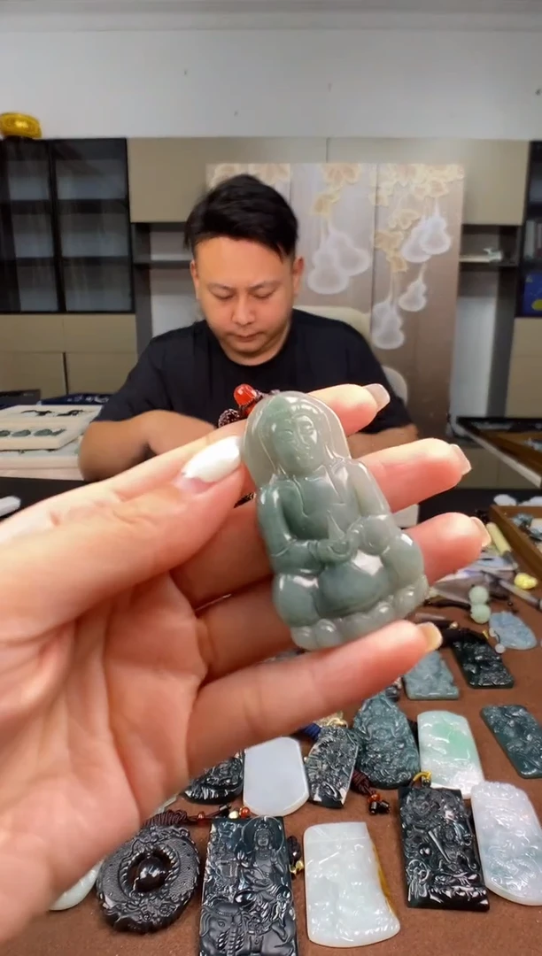 颈饰未镶嵌翡翠多样性发其一