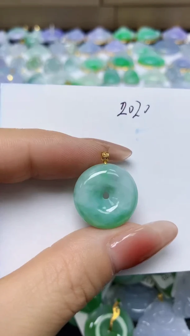 翡翠未镶嵌颈饰 天然缅甸翡翠A货