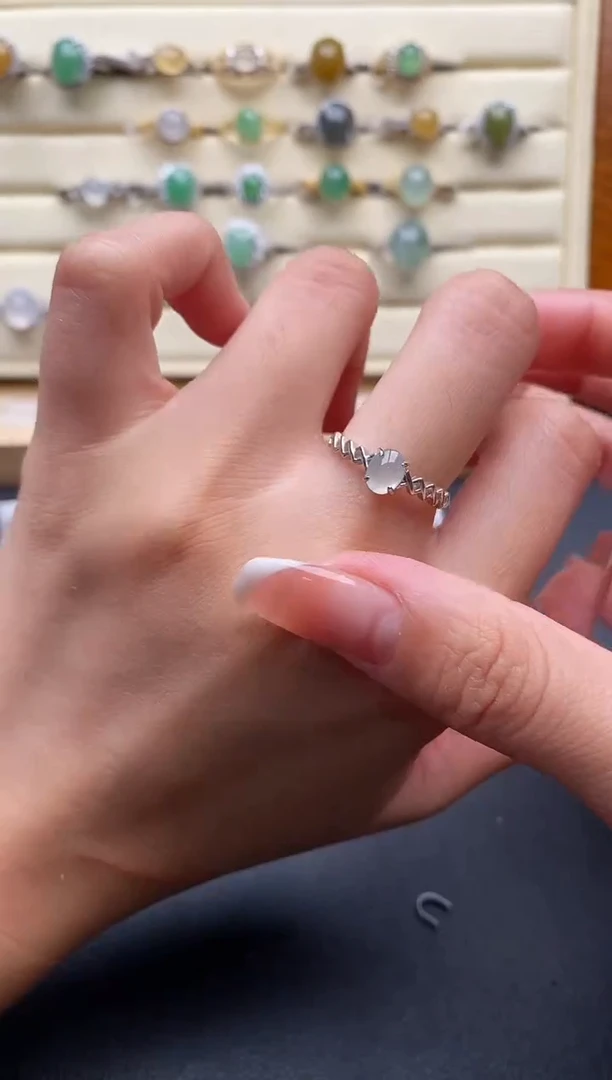 银S925镶嵌戒指翡翠444444+4