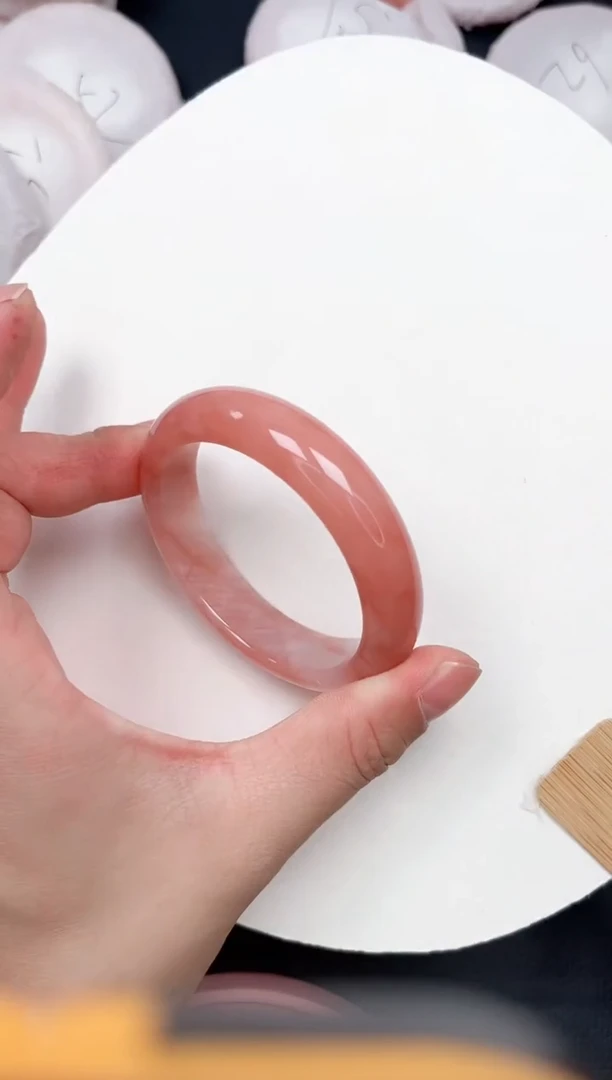 未镶嵌手镯石英质玉64-56