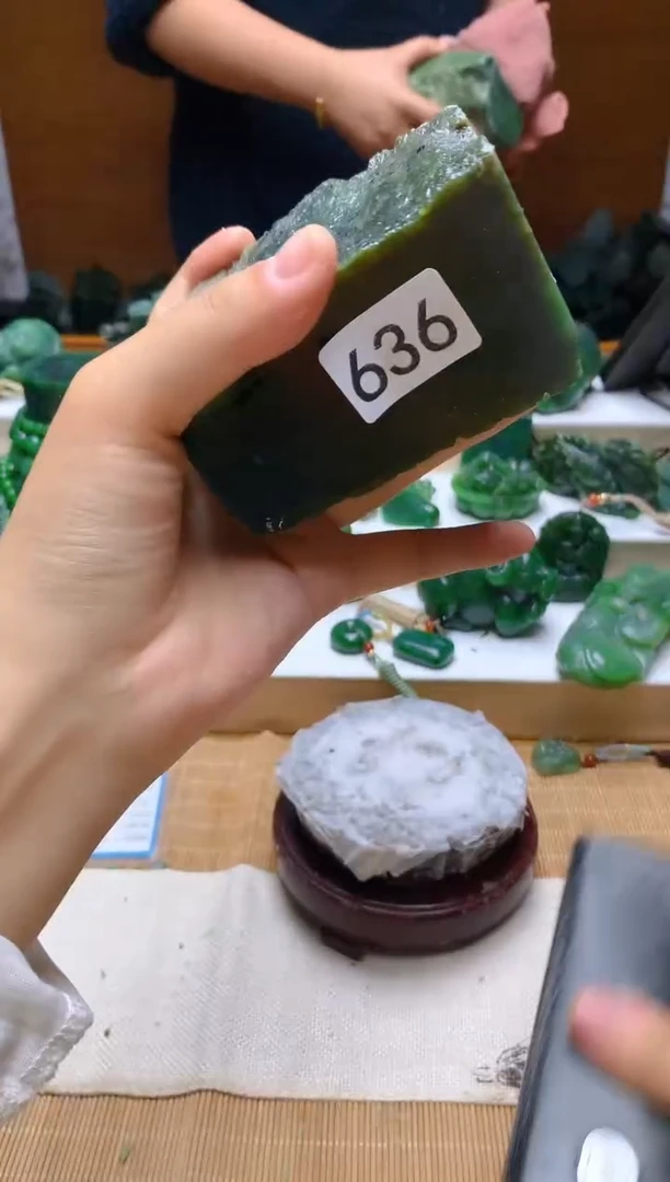 未镶嵌和田玉（碧玉）珠宝半成品1