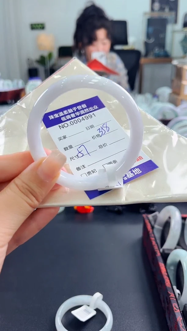 翡翠手镯未镶嵌天然缅甸A货翡翠