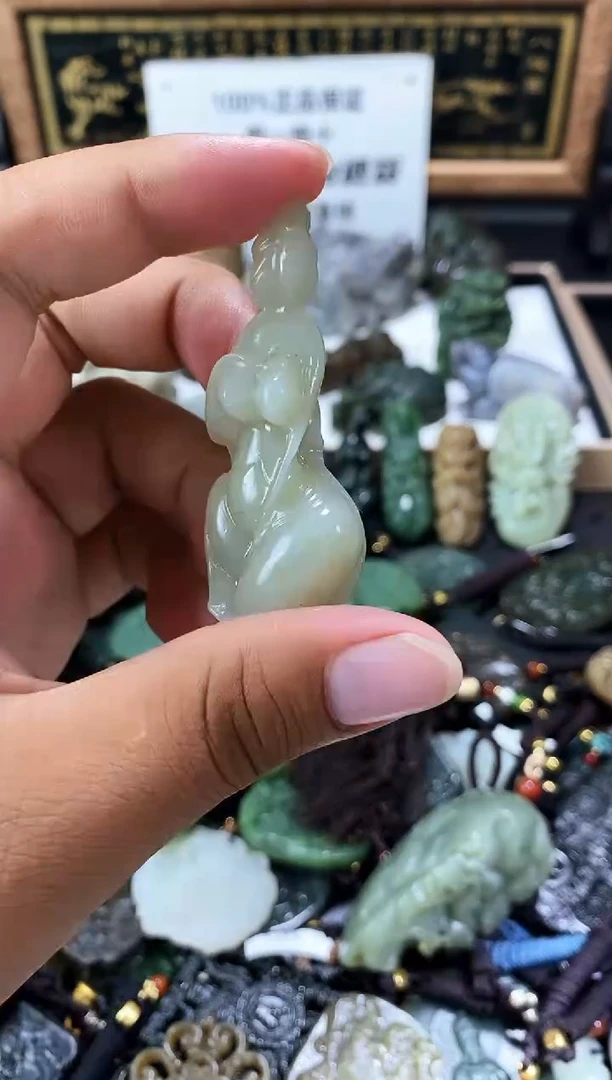 颈饰未镶嵌和田玉1