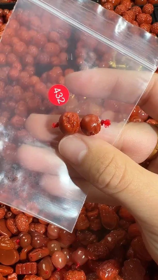 颈饰未镶嵌南红玛瑙1