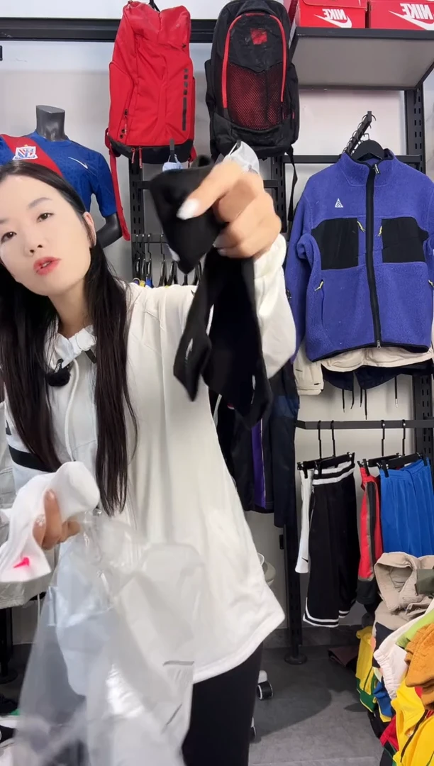 194编码 瑕疵款直播间过款为准 尺码4