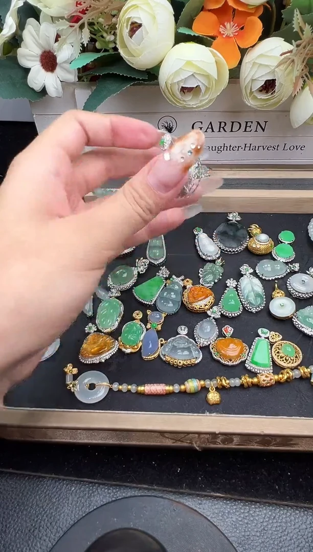 吊坠(不含链)18K金镶嵌翡翠勿拍