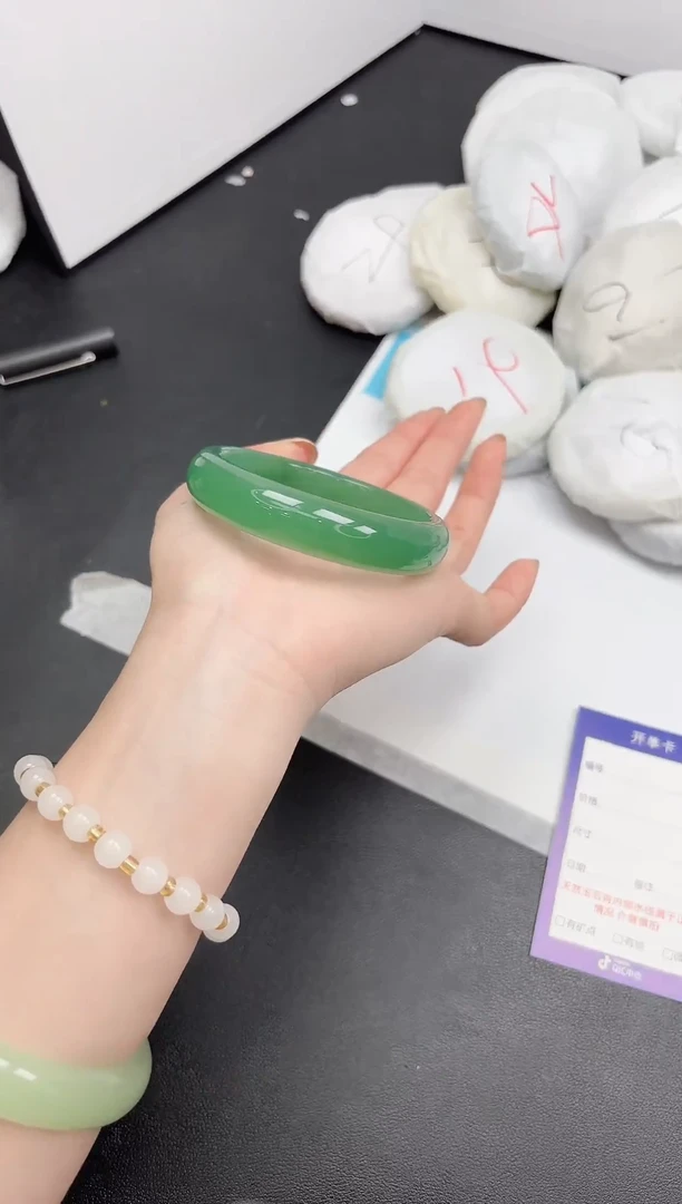 未镶嵌手镯石英质玉207/5657