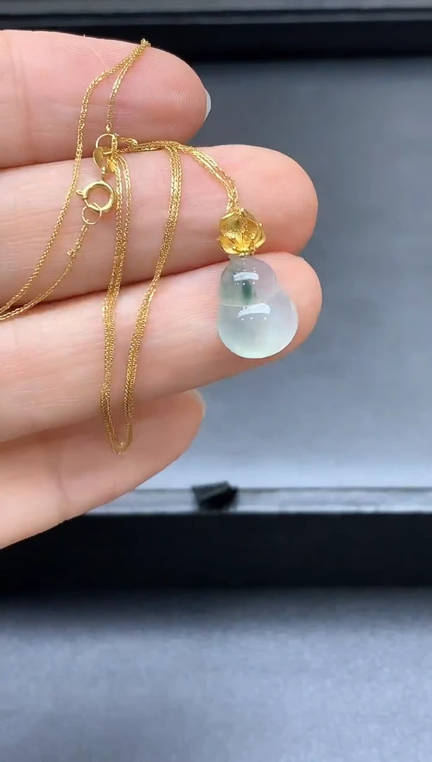 颈饰18K金镶嵌翡翠嘟*牛454-中国好珍宝