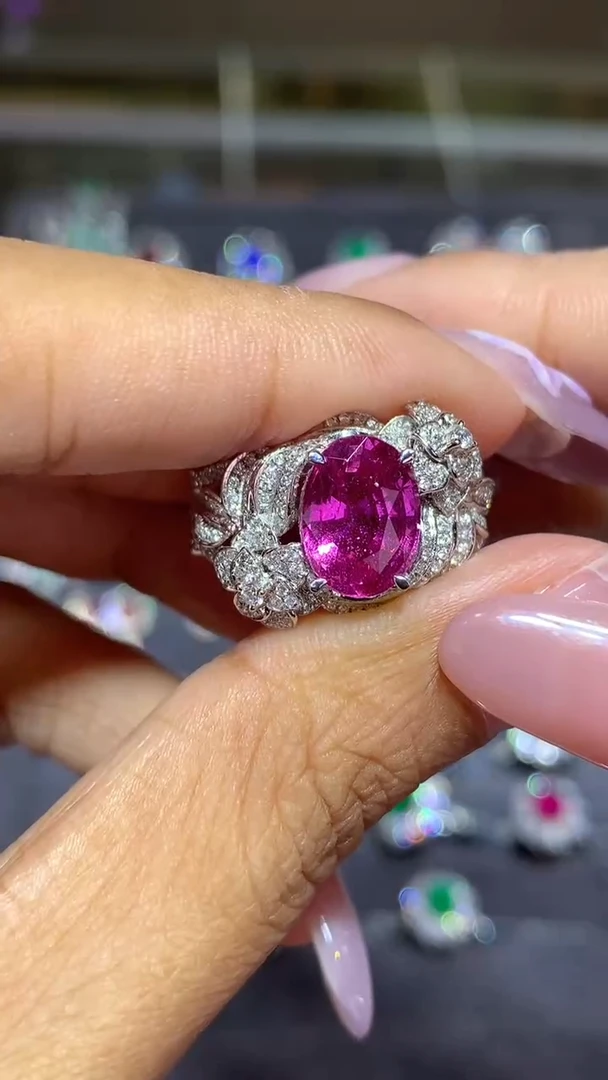 戒指彩色蓝宝石铂Pt950镶嵌3.07CT