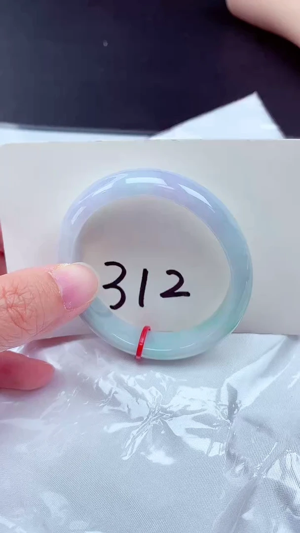 未镶嵌手镯翡翠翡翠手镯贵妃