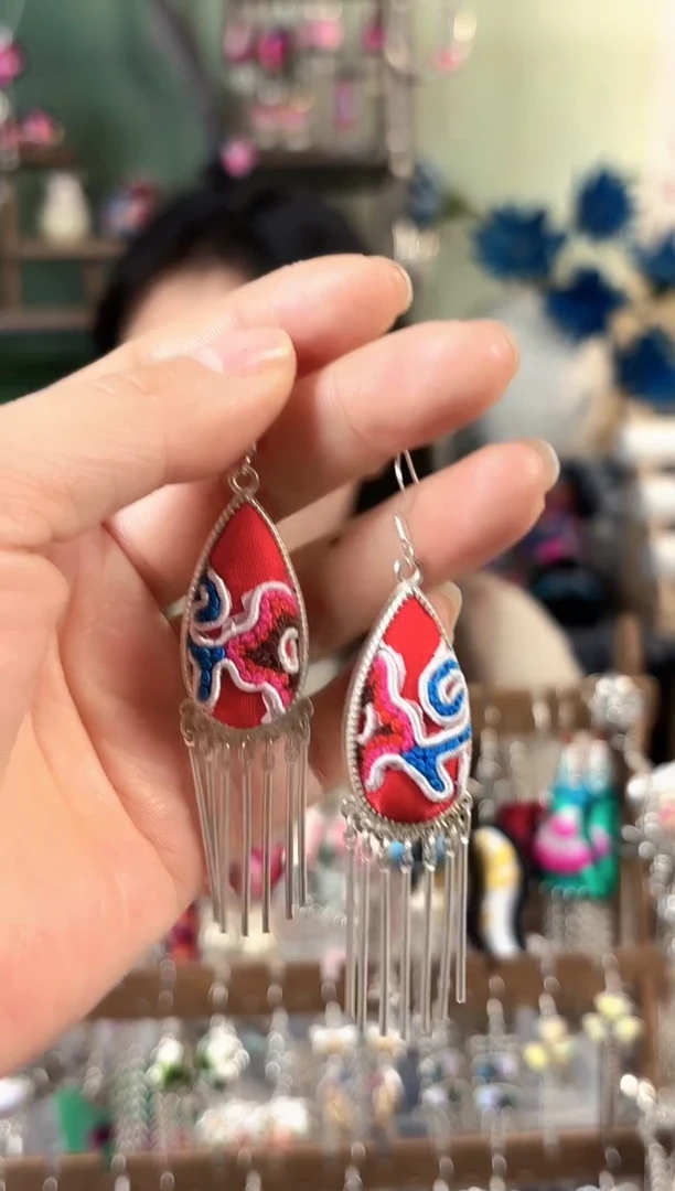 遇***?彩云南阁非遗老绣饰品601*