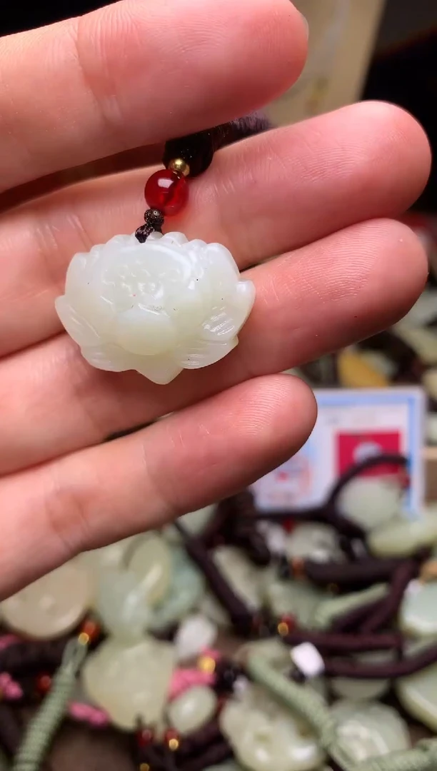 颈饰未镶嵌和田玉新疆料青海料清水和田玉吊坠