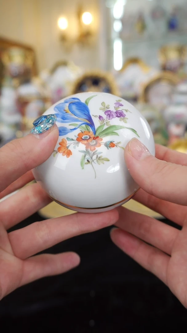 骨瓷婷婷中古器物如图所示183