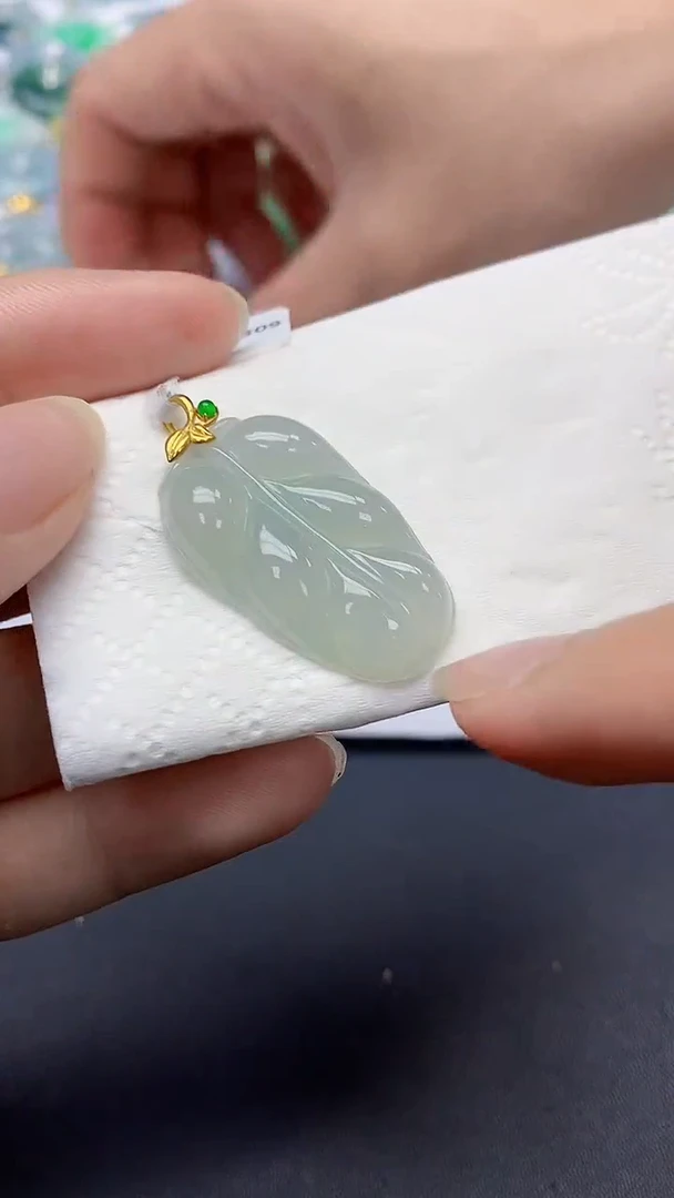 翡翠18K金镶嵌颈饰天然缅甸a货翡翠