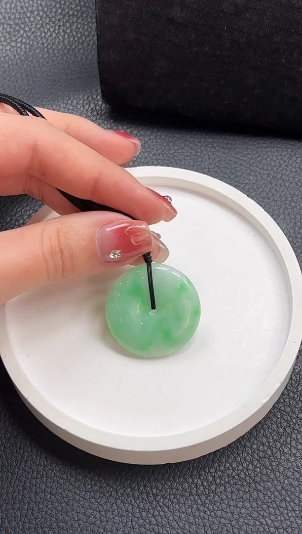 【闪购商品】翡翠颈饰未镶嵌平安扣