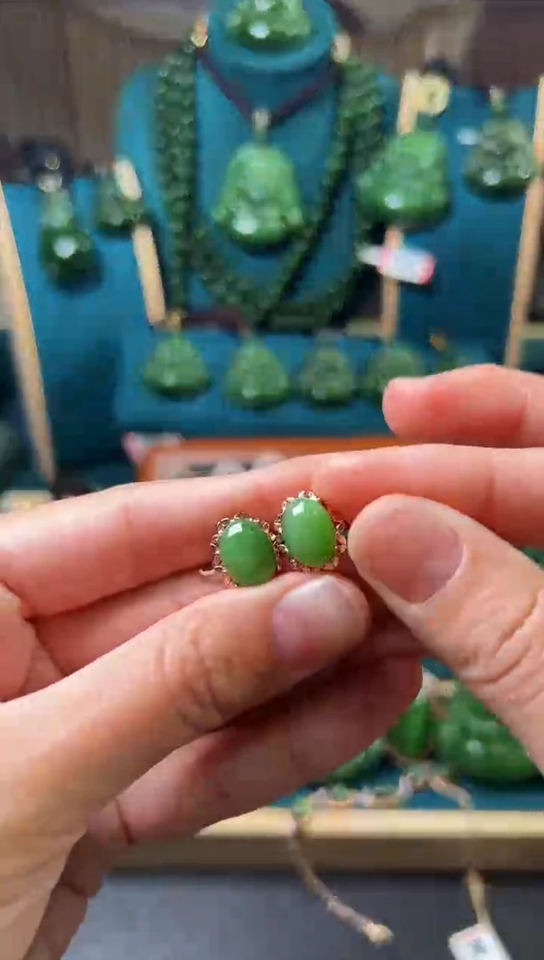 【闪购商品】和田玉（碧玉）耳钉银S925镶嵌碧玉