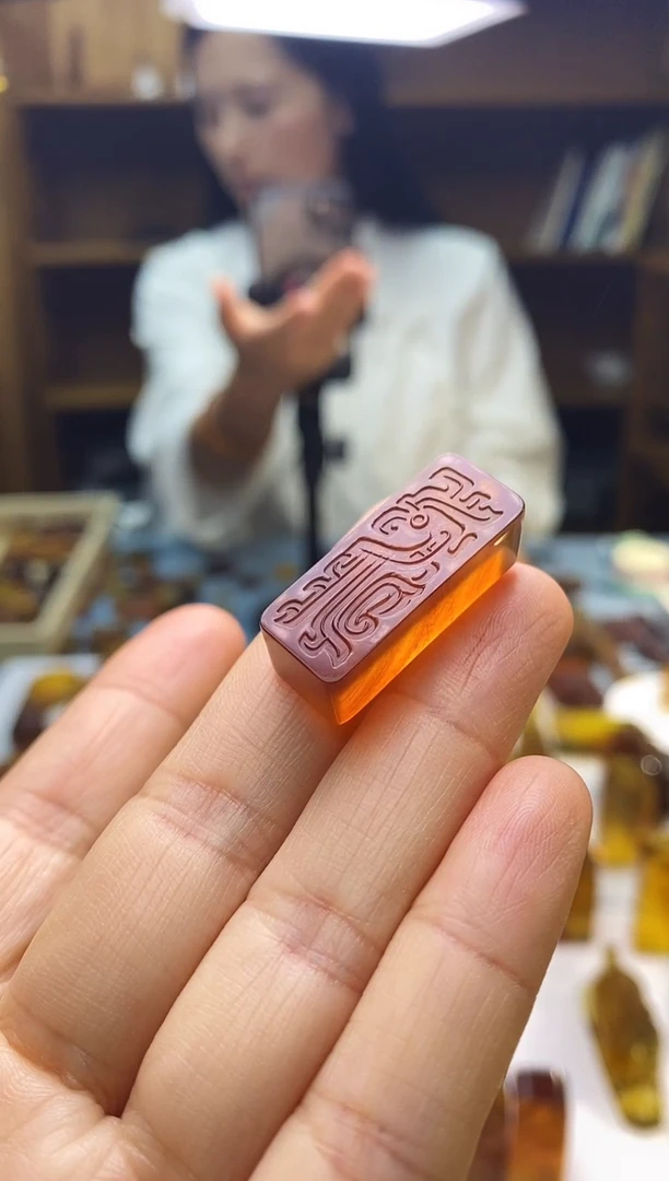 琥珀颈饰未镶嵌SN70-5（凤鸟纹牌子）