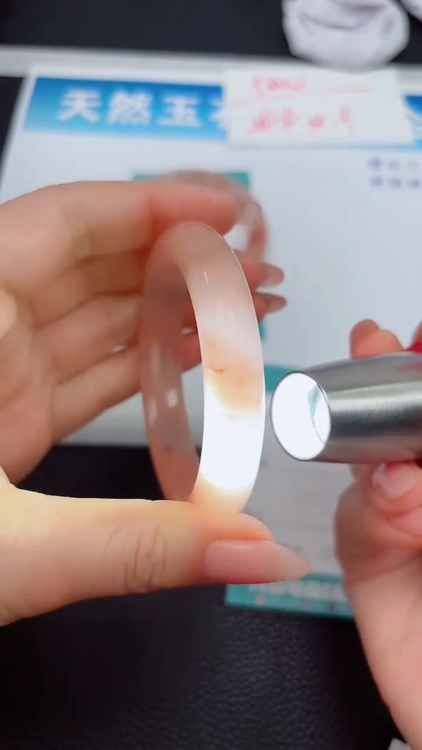 【闪购商品】石英质玉手镯未镶嵌81