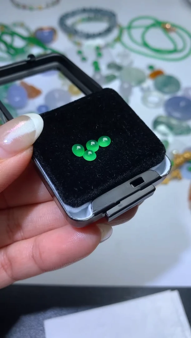 未镶嵌定制翡翠毛货