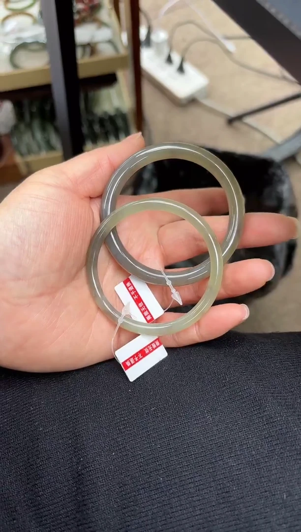 未镶嵌手镯和田玉A-1(53-54MM)