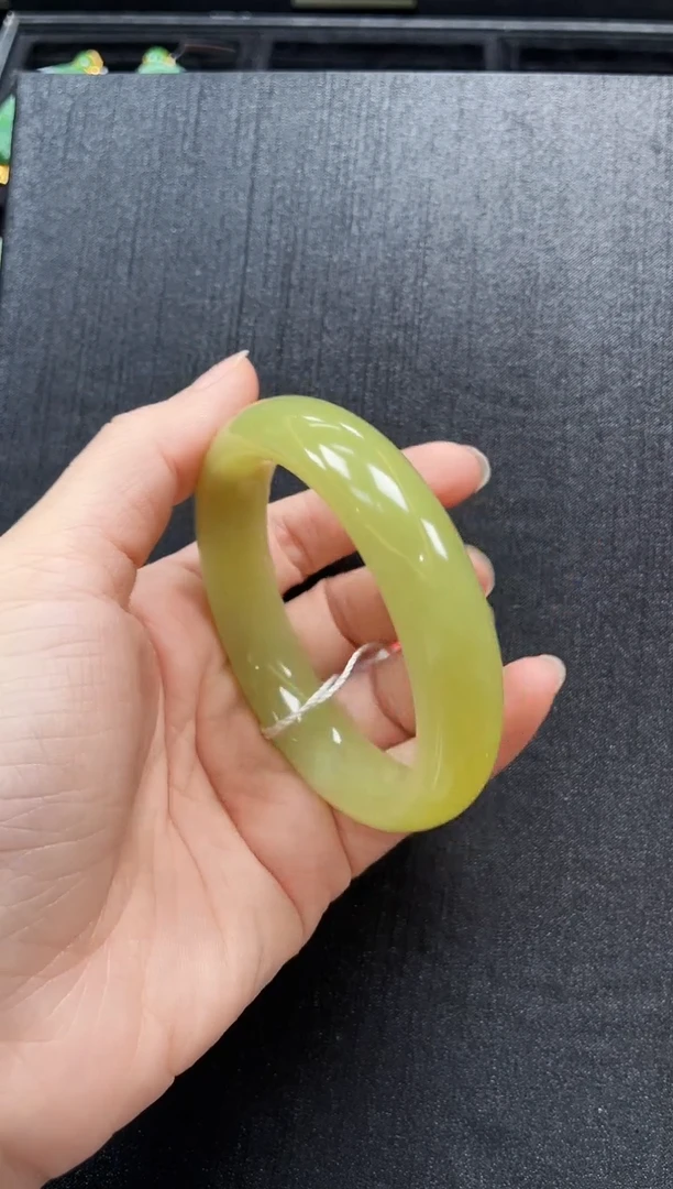 未镶嵌手镯和田玉 多样性发一 56-61圈口