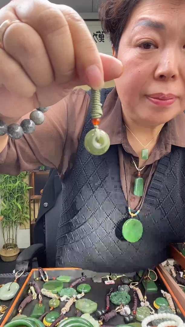 颈饰未镶嵌和田玉多样性发一  1039