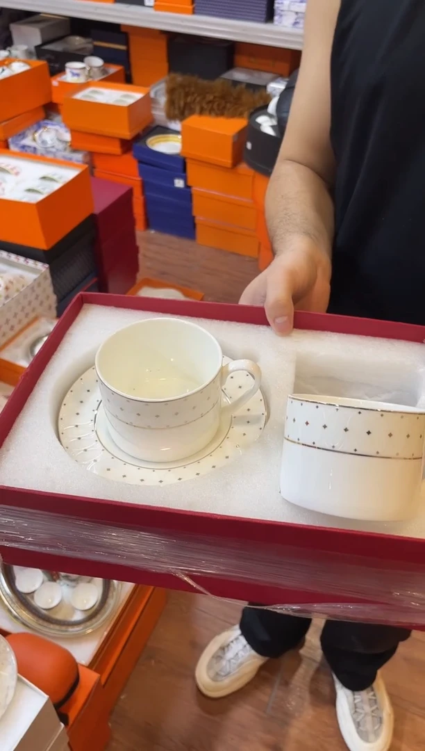 杯鸿辉家品牌瓷器，京东包邮！