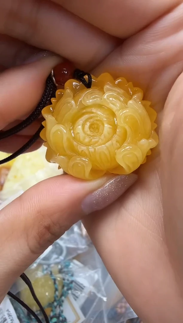 裸石琥珀未镶嵌如图