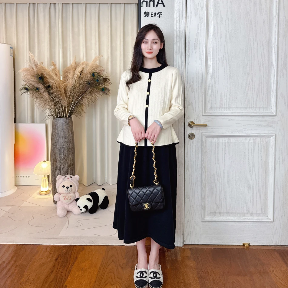 Ann&tens【赫本】秋款精致赫本风小香风孕妇套装可调腹围半裙+上衣