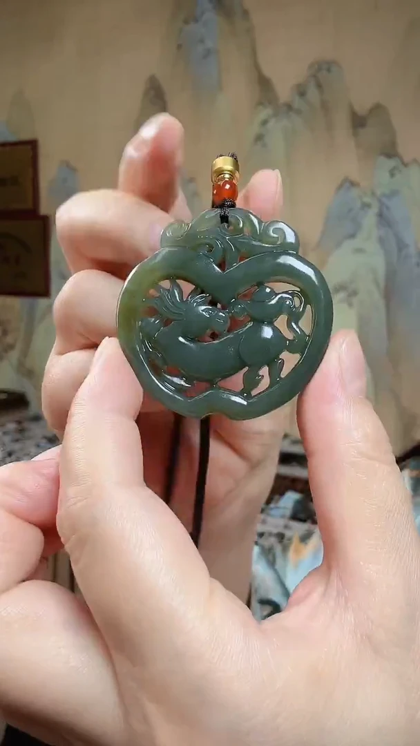 颈饰未镶嵌和田玉.
