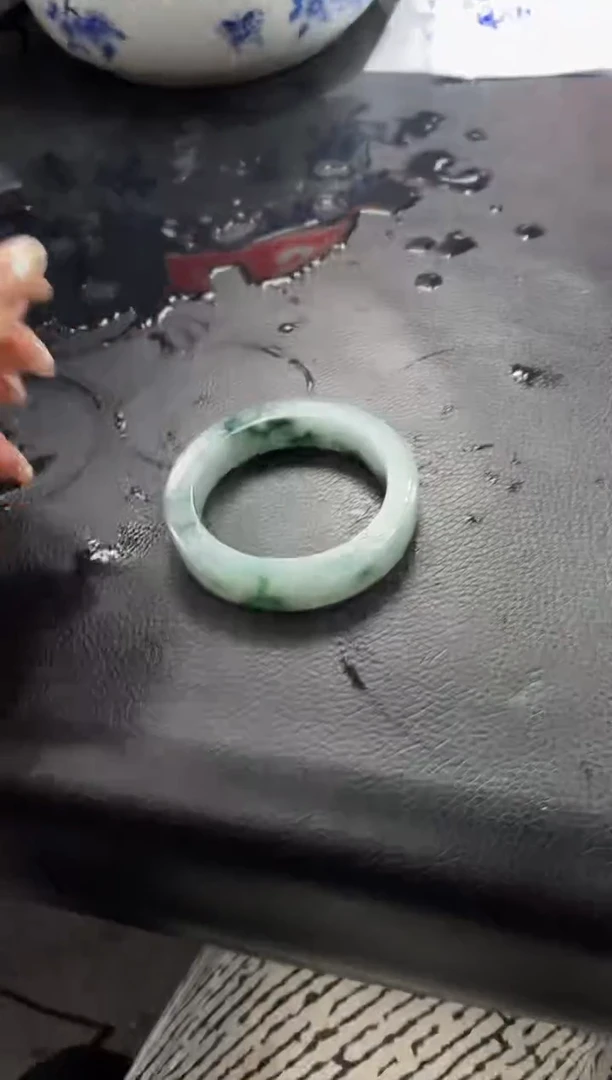 未镶嵌手镯定制翡翠?**?ddj