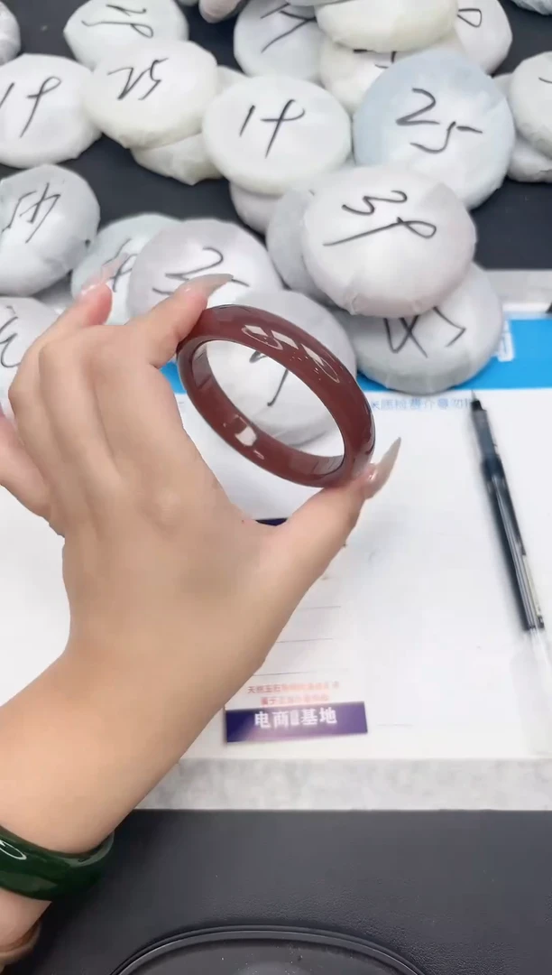 女款工艺手镯152-63.7