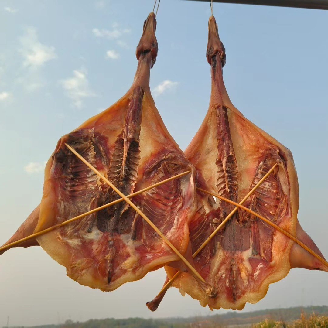 湖北特产风干鸭 非烟熏晒腊鸭  风吹板鸭  700G大腊鸭