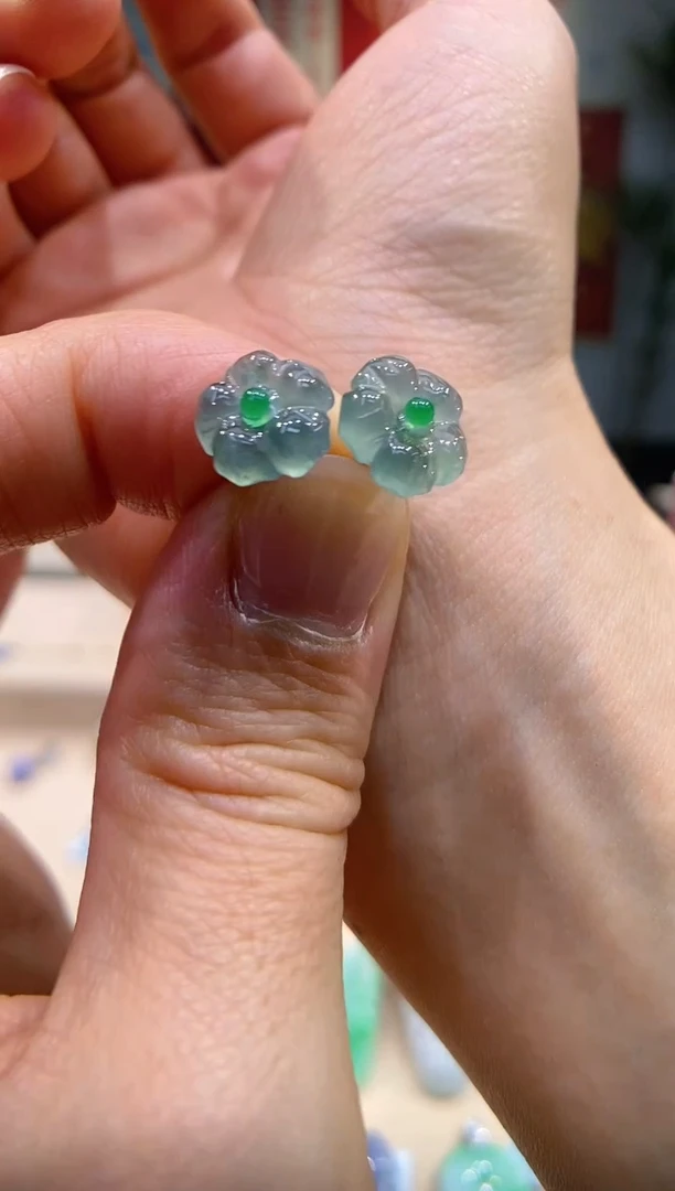 【闪购商品】翡翠吊坠(不含链)银S925镶嵌花花耳钉