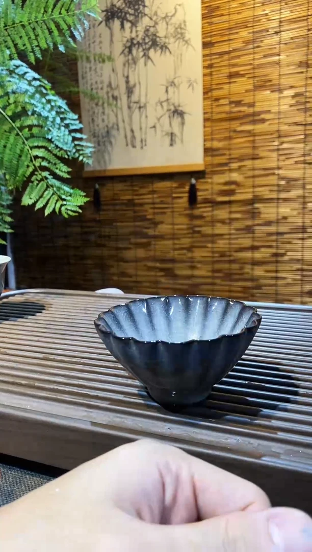 【山隐青瓷】气烧冰裂花口杯