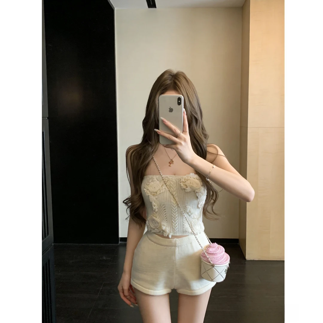 【纯白祷告】韩系甜美少女时尚高级立体钩花针织上衣配显瘦短裤套装